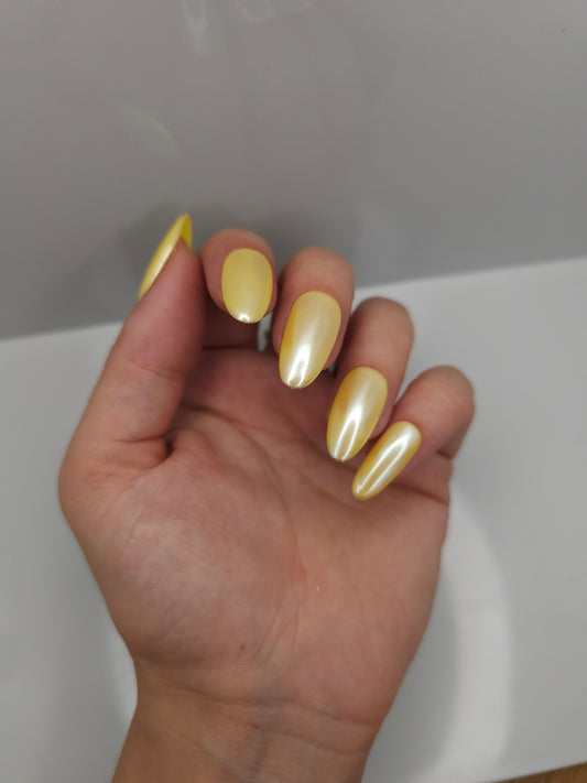Butter Yellow Press On Nails
