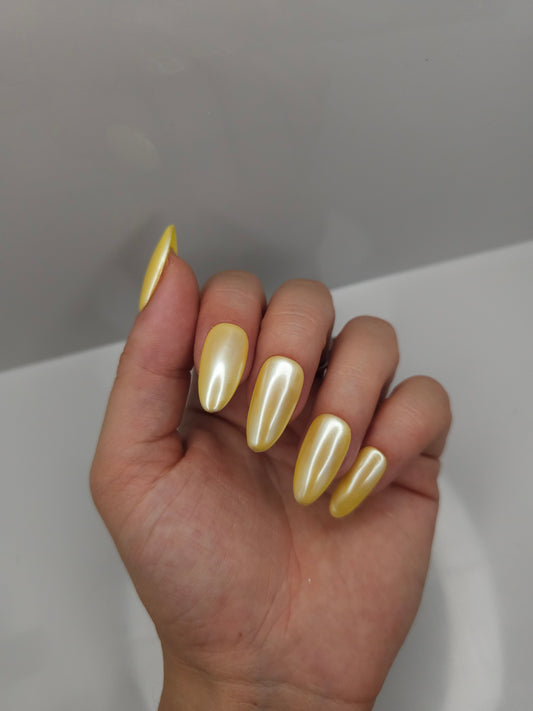 Butter Yellow Press On Nails
